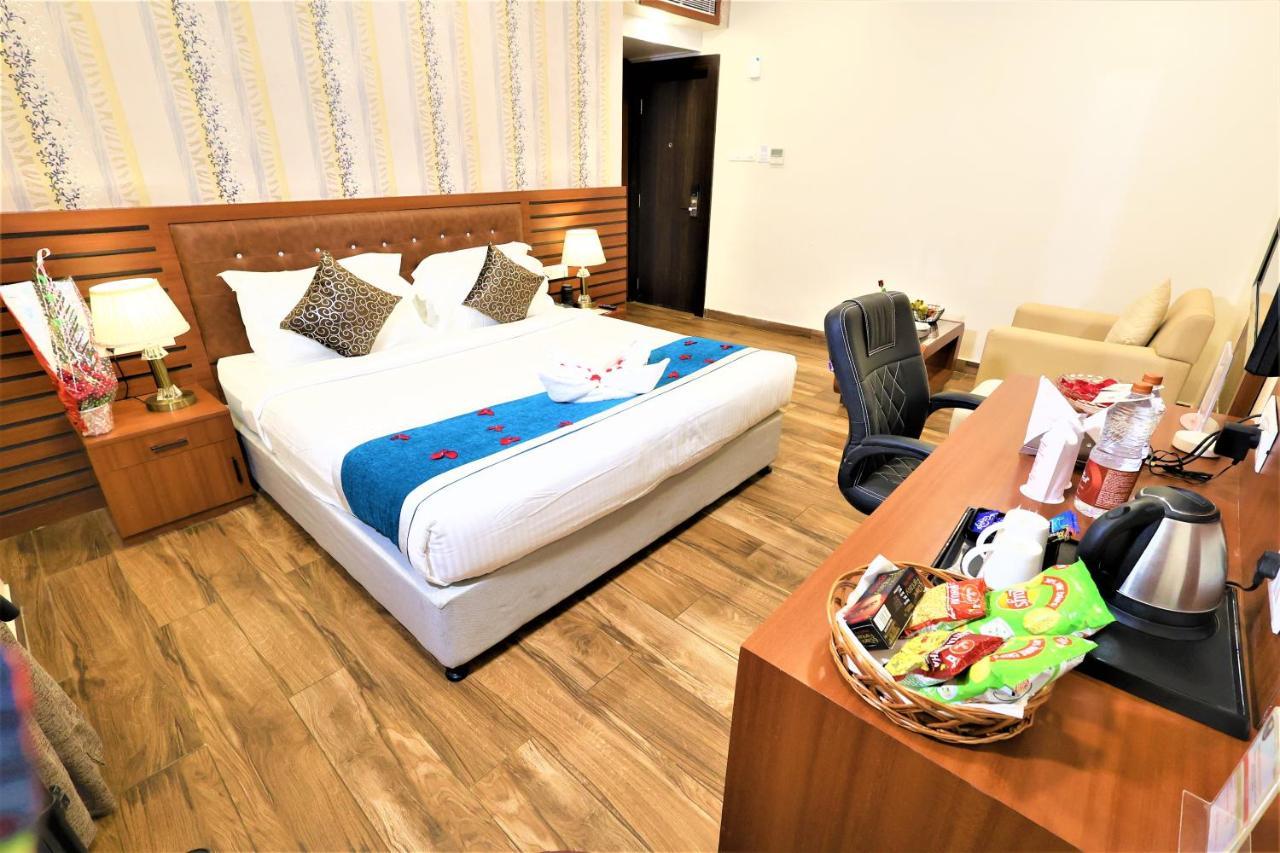 Hotel Sidh Vedantha Патна Экстерьер фото