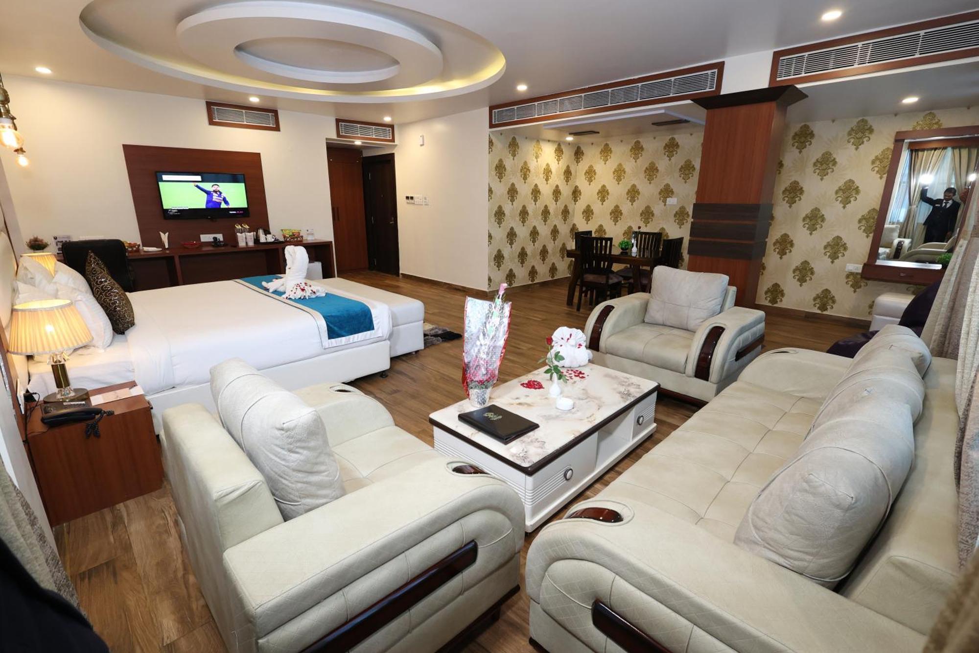 Hotel Sidh Vedantha Патна Экстерьер фото